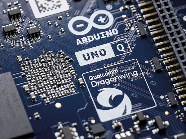 Arduino UNO Q - 4x 2 ГГц, 2 ГБ, 16 ГБ eMMC
