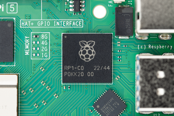 Raspberry Pi 5 B, 4 процесори 2,4 ГГц, 16 ГБ оперативної пам'яті, WLAN/BT