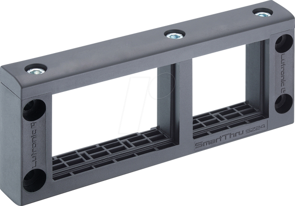 Рамка SmartThru™, степень защиты IP66, размер 24, с 10 панелями с люверсами.