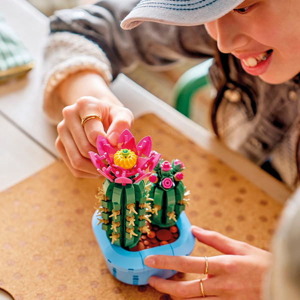 LEGO® Botanicals - Квітучий кактус
