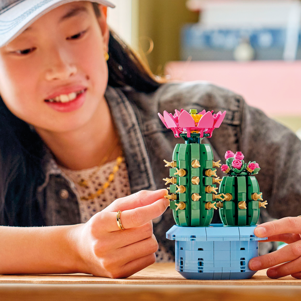 LEGO® Botanicals - Квітучий кактус