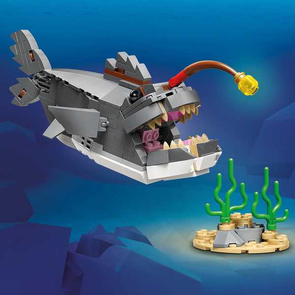 LEGO® Creator - Люта акула зі скринею зі скарбами