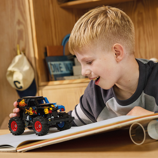 LEGO® Technic Monster Jam Grave Digger Вогонь та лід