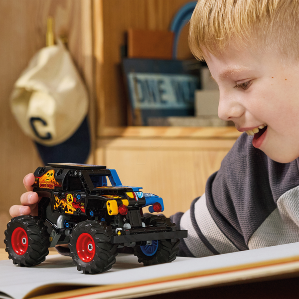 LEGO® Technic Monster Jam Grave Digger Вогонь та лід