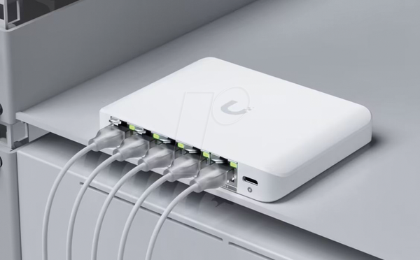 Комутатор, 5-портовий, 2,5 гігабітний Ethernet, PoE PD